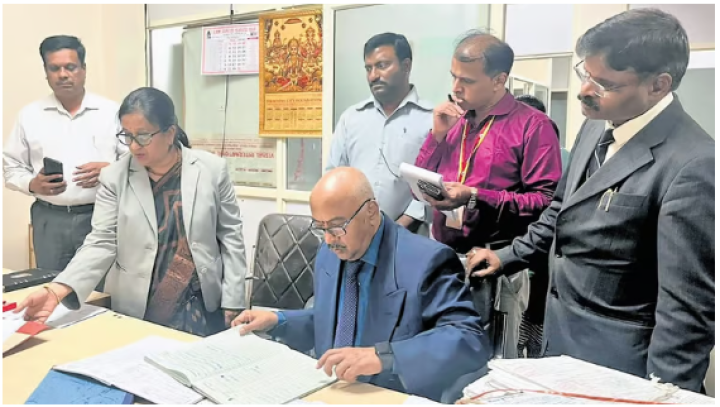 BBMP ಕಚೇರಿಗಳ ಮೇಲೆ ಲೋಕಾಯುಕ್ತ ಮತ್ತೆ ದಾಳಿ: ನ್ಯೂನತೆಗಳ ಕಂಡು ಉಪಲೋಕಾಯುಕ್ತ ಗರಂ, ಅಧಿಕಾರಿಗಳ ತರಾಟೆಗೆ