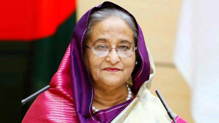 আওয়ামী লীগের সমর্থকদের উদ্দেশে এক অডিয়োবার্তায় কেঁদে ফেললেন বাংলাদেশের প্রাক্তন প্রধানমন্ত্রী শেখ হাসিনা। দাবি করলেন, তাঁকে হত্যার চক্রান্ত করা হয়েছিল। অল্পের জন্য প্রাণে বেঁচেছেন।
