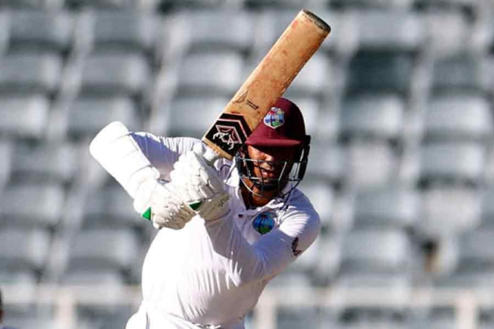 ওয়েস্ট ইন্ডিজ়ের তিন বোলার গুডাকেশ মোতি, জোমেল ওয়ারিকান এবং জেডন সিলস রেকর্ড গড়লেন। এই প্রথম বার কোনও টেস্টে দলের শেষ তিন জন ব্যাট হাতে সবচেয়ে বেশি রান করলেন।