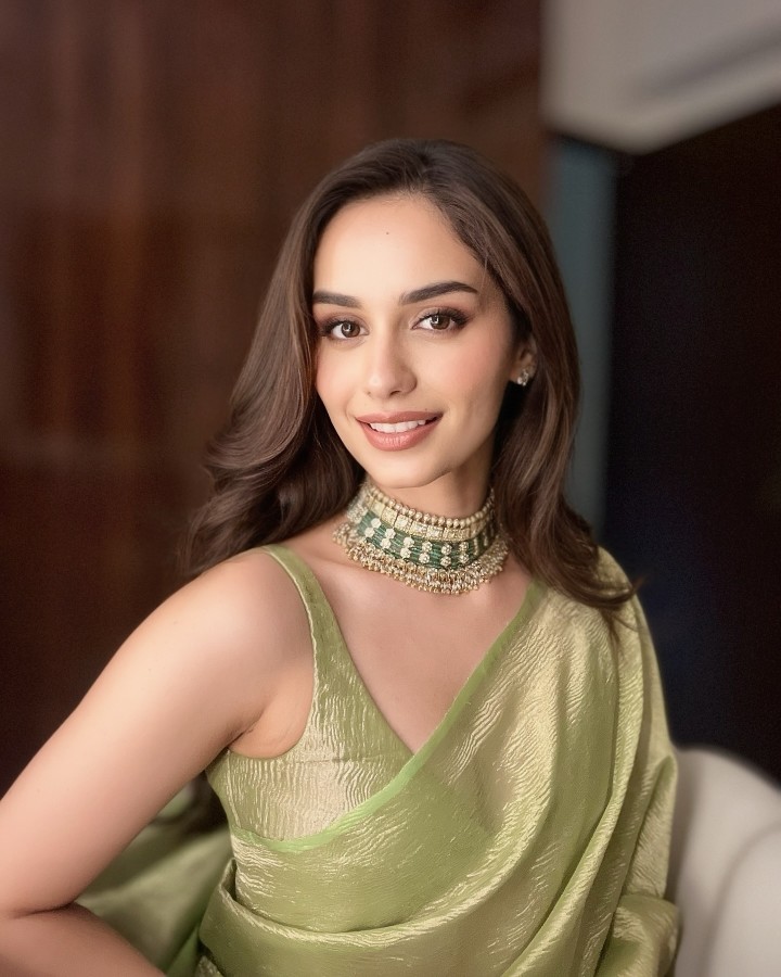 જ્યાં નજર અટકે, તે જ છે આ લૂકનો જાદુ!'