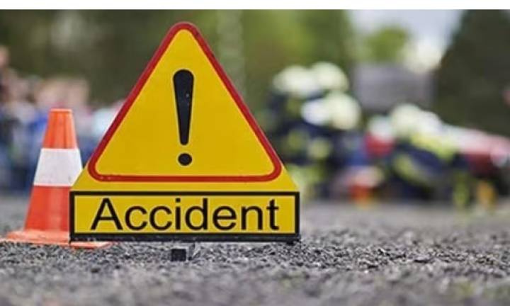 ಚಾಲಕನ ನಿಯಂತ್ರಣ ತಪ್ಪಿ ಕಾರು ಮರಕ್ಕೆ ಡಿಕ್ಕಿ: ವಿಜಯಪುರದಲ್ಲಿ ಮೂವರ ಸಾವು