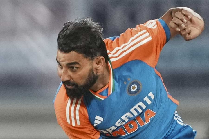 ৪৩৭ দিন পর আন্তর্জাতিক ক্রিকেটে ফেরা মহম্মদ শামির প্রথম বল ১৩২ কিলোমিটারের কাছাকাছি । তাঁর ফিটনেস নিয়ে লক্ষ লক্ষ ক্রিকেটপ্রেমীর উদ্বেগের অবসানও।