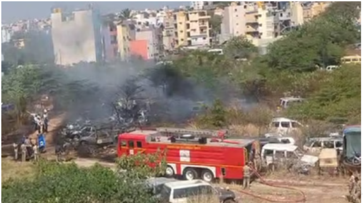 ಬೆಂಗಳೂರಿನಲ್ಲಿ ಭಾರೀ ಅಗ್ನಿ ಅವಘಡ: ಲಕ್ಷಾಂತರ ರೂ. ಮೌಲ್ಯದ ವಾಹನಗಳು ಭಸ್ಮ