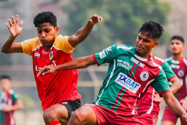 রিল্যায়ান্স ফাউন্ডেশন ডেভেলপমেন্ট লিগের পরের পর্বে উঠল কলকাতার তিন দল। মোহনবাগান, ইস্টবেঙ্গল এবং ডায়মন্ড হারবার। প্রথম বার খেলতে নেমেই পূর্বাঞ্চলের বাধা অতিক্রম করল ডায়মন্ড হারবার।