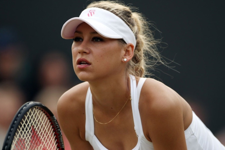 টেনিসমহলে উদ্বেগ। রাশিয়ার প্রাক্তন টেনিস তারকা আনা কুরনিকোভা কি অসুস্থ? হুইলচেয়ার বসে থাকা তাঁর কিছু ছবি প্রকাশ‍্যে আসতেই উঠে এসেছে এই প্রশ্ন।