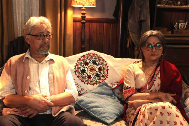 অপর্ণা সেন ও অঞ্জন দত্ত অভিনীত ‘এই রাত তোমার আমার’ সিনেমাটি দর্শকমহলে আলাদা জায়গা করে নিয়েছে।
