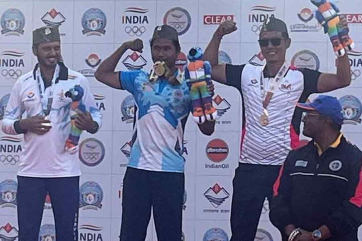 তিরন্দাজিতে এবার সোনা বাংলার।  উত্তরাখণ্ডে আয়োজিত এ বারের জাতীয় গেমসে তিরন্দাজির রিকার্ভ ৭০ মিটার ইভেন্টে সোনা জিতলেন মালদার তিরন্দাজ। তাঁকে অভিনন্দন জানিয়েছেন রাজ্যের মুখ্যমন্ত্রী মমতা বন্দ্যোপাধ্যায়।