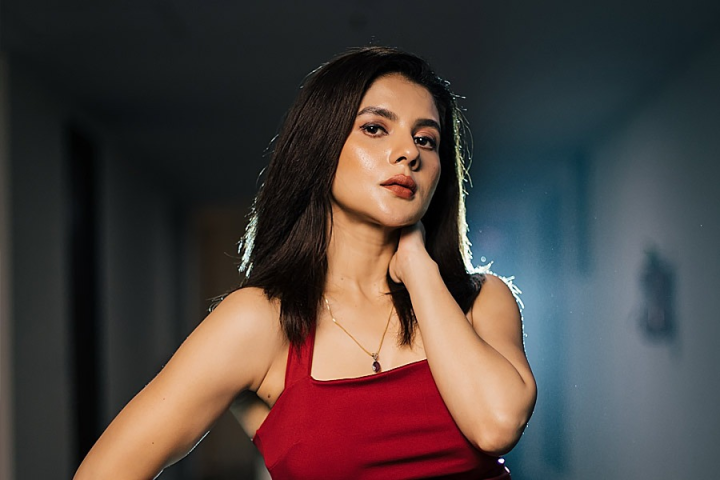 সম্প্রতি মৈনাক ভৌমিকে পরিচালিত ছবির শুটিং শেষ করেছেন পায়েল। চলতি মাসেই দেবারতি ভৌমিকের নতুন ছবির শুটিং শুরু করবেন অভিনেত্রী।