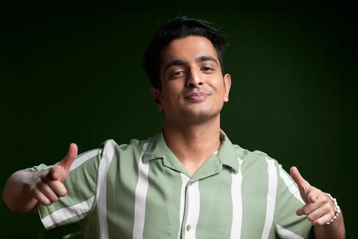 ‘ইন্ডিয়াস গট ল্যাটেন্ট’-এ এসে বেফাঁস মন্তব্য করে বিপাকে পড়েছেন খ্যাতনামী ইউটিউবার রণবীর ইলাহাবাদিয়া।সাম্প্রতিক বিতর্কের মধ্যে এক দিনেই নিজের চ্যানেলের প্রায় ২০ লক্ষ অনুগামী হারিয়েছেন রণবীর।