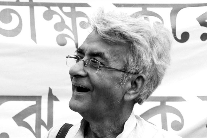প্রয়াত সঙ্গীতশিল্পী প্রতুল মুখোপাধ্যায়। দীর্ঘ রোগভোগের পর শনিবার ভোরে তাঁর গানের পংক্তি মেনেই যেন অচেনা সাগরে ডিঙ্গা ভাসালেন। বয়স আনুমানিক ৮৩ বছর।