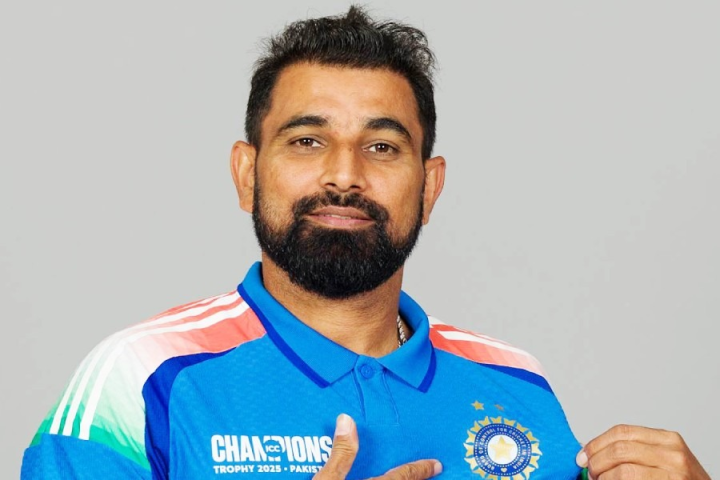 জসপ্রীত বুমরাহ না থাকায় চ্যাম্পিয়ন্স ট্রফিতে তিনিই ভারতের এক নম্বর জোরে বোলার। দলকে জেতানোর ভার তাঁর উপরেই থাকবে। সেই মহম্মদ শামিই স্বীকার করলেন, ভারতের হয়ে আর খেলতে পারবেন কি না তা নিয়ে সন্দেহ তৈরি হয়েছিল তাঁর মনে।