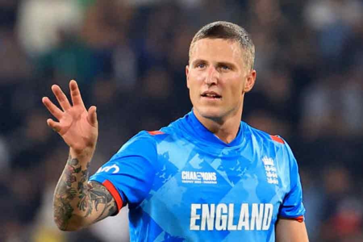 চোটের কারণে বাদ ব্রাইডন কার্স। চ্যাম্পিয়ন্স ট্রফিতে আর খেলতে পারবেন না ইংল্যান্ডের পেসার। চ্যাম্পিয়ান্স ট্রফিতে নিজেদের টিকিয়ে রাখার লড়াই আরও কঠিন হলো ইংগল্যান্ডের জন্য।