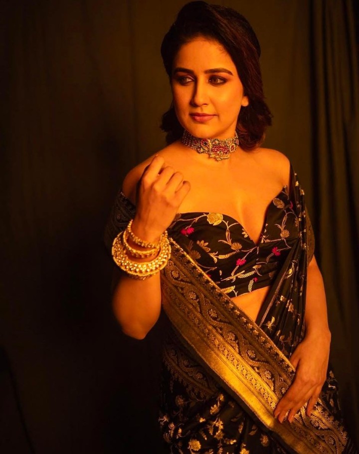 वैदेहीचा बेस्ट लुक