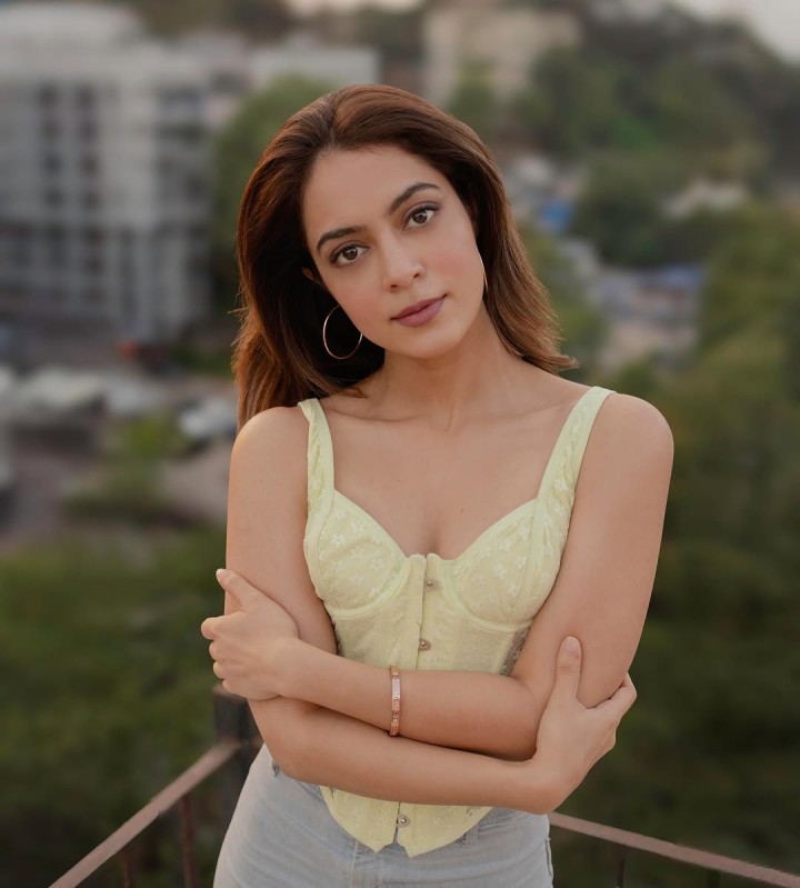 बला की खूबसूरत है आप.