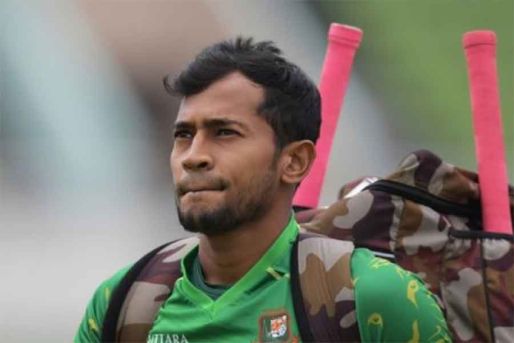 এক দিনের ক্রিকেট থেকে অবসরের সিদ্ধান্ত নিলেন বাংলাদেশের মুশফিকুর রহিম। বাংলাদেশ এ বারের চ‍্যাম্পিয়ন্স ট্রফিতে একটিও ম্যাচ জিততে পারেনি। তার পরই এই সিদ্ধান্ত নেন উইকেটরক্ষক।