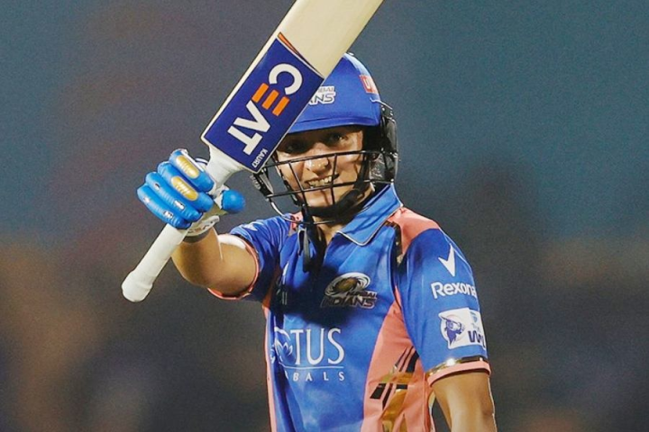 উইমেন্স প্রিমিয়ার লিগ (ডব্লিউপিএল) জমিয়ে দিল মুম্বই ইন্ডিয়ান্স। সোমবার ব্রেবোর্ন স্টেডিয়ামে গুজরাত জায়ান্টসকে ৯ রানে হারিয়ে দিল তারা। দিল্লিকে সরিয়ে অল্পের জন্য শীর্ষে ওঠা হল না হরমনপ্রীত কৌরের দলের।  তবে সুযোগ আছে এখনও।