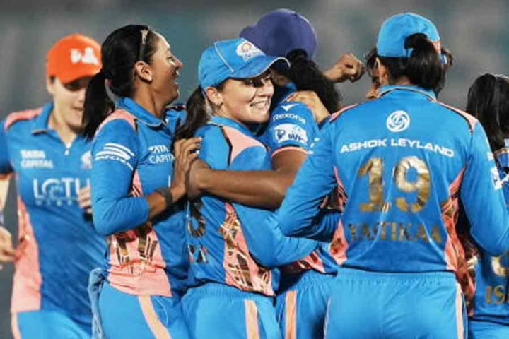 অনায়াসে জিতল মুম্বই ইন্ডিয়ান্স। উইমেন্স প্রিমিয়ার লিগ এলিমিনেটরে প্রায় একপেশে ম্যাচে জয় হরমনপ্রিত কউরদের।ফাইনালে মুম্বই বনাম দিল্লি।