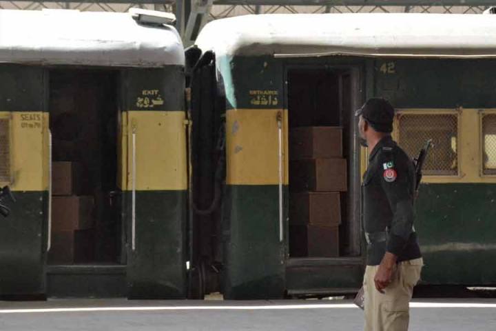 বালোচিস্তানে জাফর এক্সপ্রেস অপহরণের ছক কষা হয়েছে আফগানিস্তান থেকে। ট্রেন অপহরণের পর থেকেই এমনই অভিযোগ এবং দাবি তুলেছে পাকিস্তান। কিন্তু তাদের সেই দাবি এবং অভিযোগকে সম্পূর্ণ ভিত্তিহীন ও মিথ্যা বলে পাল্টা দাবি করল তালিবান।