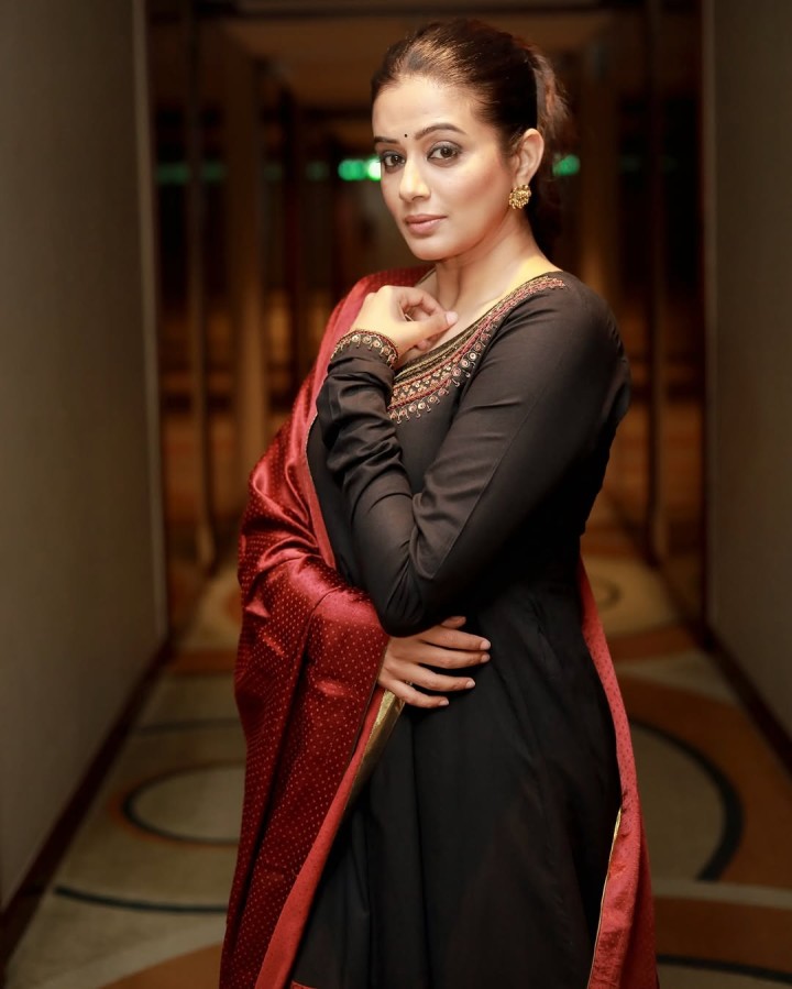 പ്രിയാമണി ഫാൻസ്‌ ഉണ്ടോ ?