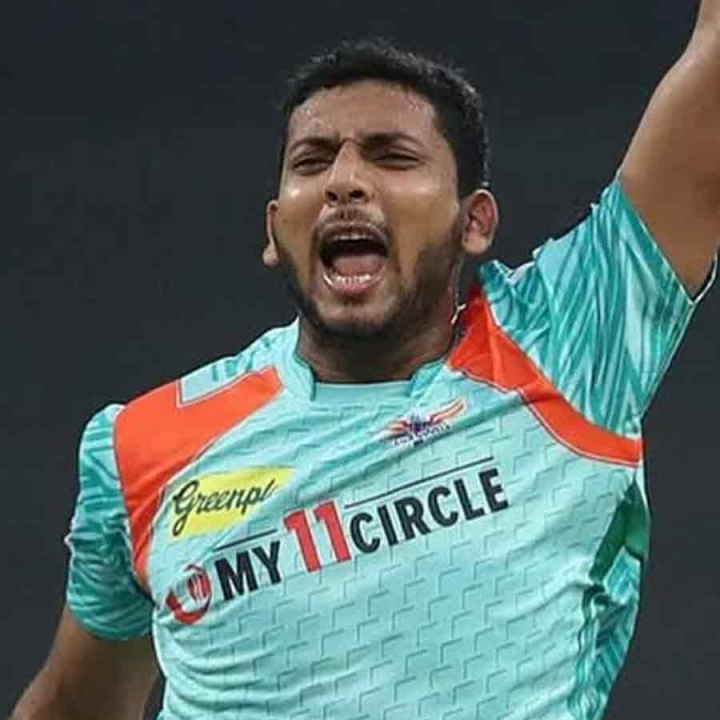এ বারের আইপিএলে ময়ঙ্ক যাদব অনিশ্চিত। তাঁর চোট এখনও সারেনি। সেই জায়গায় কাকে নেওয়া হবে তা ঠিক করে ফেলেছে লখনউ সুপার জায়ান্টস। নিলামে দল না পাওয়া শার্দূল ঠাকুরকে নেবে সঞ্জীব গোয়েন্‌কার দল।