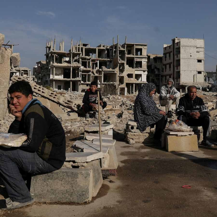 মধ্যরাতে গাজ়ায় ফের হামলা চালাল ইজ়রায়েল। মৃত্যু সাত শিশু-সহ ২৩ জনের। সাময়িক বিরতির পর এই নিয়ে টানা আট দিন গাজ়ায় হামলা চালাল ইজ়রায়েলি সেনা।