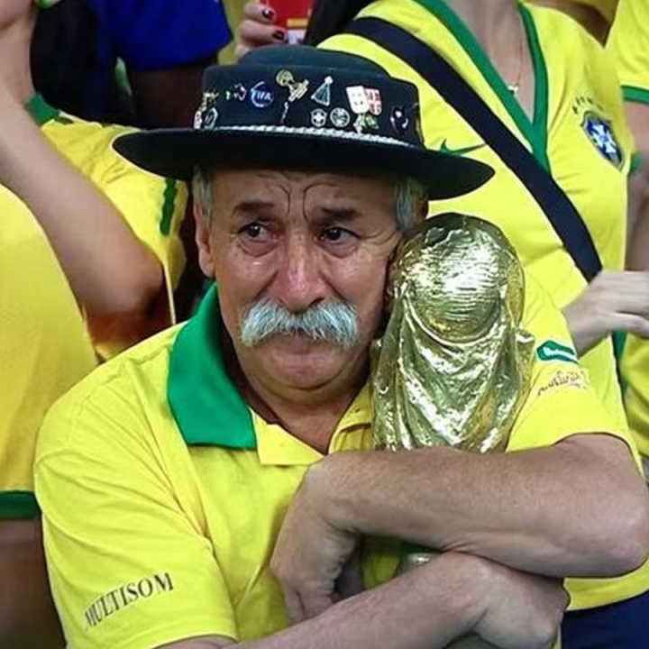 আন্তর্জাতিক ফুটবলে আর্জেন্টিনা যত সাফল্য পাচ্ছে, ততই যেন অতলে তলিয়ে যাচ্ছে ব্রাজিলের ফুটবল। আর্জেন্টিনার কাছে হার যার সাম্প্রতিকতম উদাহরণ। দিশাহীন নাবিকের কারণে ডুবছে ‘সেলেকাও’ জাহাজ।