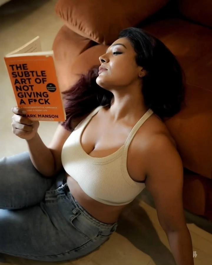 ബുക്ക് എങ്ങനയുണ്ട്