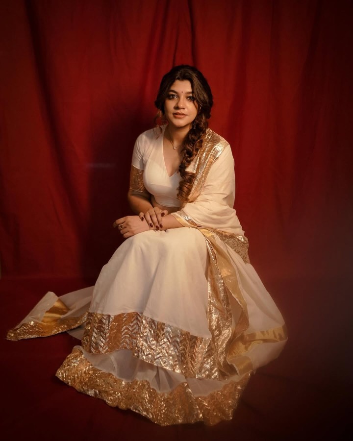 അപർണ ബാലമുരളി