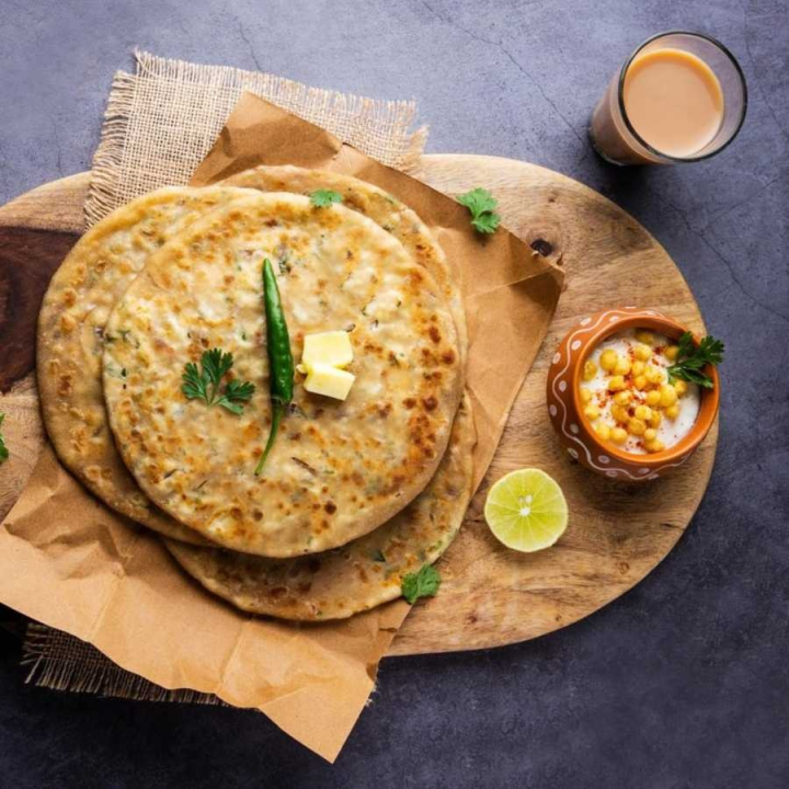 চেনা পরোটাকে দিতে পারেন একটি অন্য রকম ‘ট্যুইস্ট’। সাবু বা সুজি দিয়ে পরোটা বানালে তা খেতেও হবে ভালো আর সাস্থ্ব্যকরও।