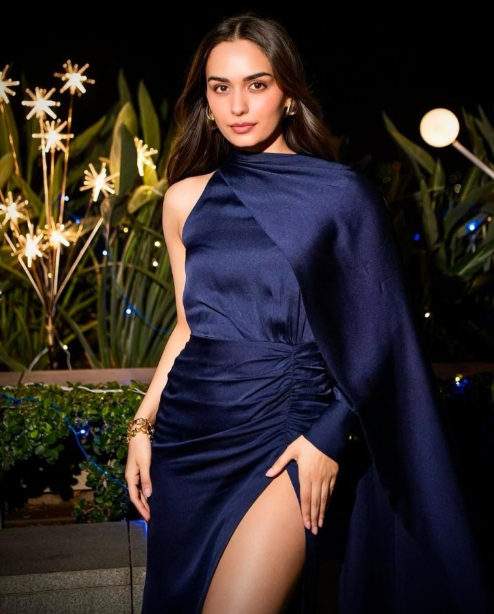 Manushi is looking like a wow