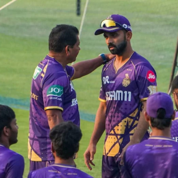 সানরাইজার্স হায়দরাবাদের বিরুদ্ধে তিন জন স্পিনার নিয়ে খেলেছিল কলকাতা নাইট রাইডার্স। লখনউ সুপার জায়ান্টসের বিরুদ্ধেও সেই সম্ভাবনা বেশি। সে ক্ষেত্রে এই ম্যাচেও বসতে হতে পারে স্পেন্সার জনসনকে। মঙ্গলবার ইডেনে লখনউ সুপার জায়ান্টসের বিরুদ্ধে খেলবে কলকাতা।