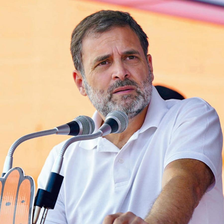 খাতায়-কলমে সাবরমতীর তীরে মঙ্গলবার থেকে শুরু কংগ্রেসের জাতীয় অধিবেশনের ‘থিম’ হয়তো—‘ন্যায় পথ: সঙ্কল্প, সমর্পণ, সংঘর্ষ’। তবে বাস্তবে রাহুল মোদীকে হারাতে মোদীর পথেই হাঁটতে চাইছেন।