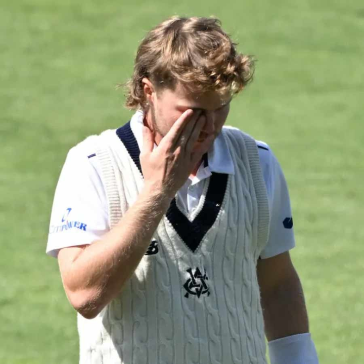 ভারতের বিরুদ্ধে ২০২০-২১ মরসুমে অভিষেক হয়েছিল পুকোভস্কির। তার পর থেকে আর একটি টেস্টও খেলেননি। হঠাৎ সব ধরনের ক্রিকেট থেকে সরে দাঁড়ানোর সিদ্ধান্ত নিলেন অসি ক্রিকেটার।