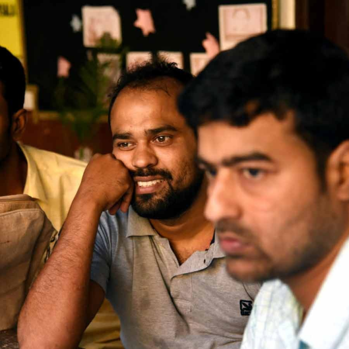 সংসদ জানিয়েছে, কোনও শিক্ষক যদি স্বেচ্ছাশ্রম দিয়ে উত্তরপত্র মূল্যায়ন করতে চান, তাতে আপত্তি নেই। চাকরি বাতিল হওয়া শিক্ষক-শিক্ষিকাদের থেকে জোর করে উচ্চ মাধ্যমিকের উত্তরপত্র নিয়ে নেওয়া হবে না।