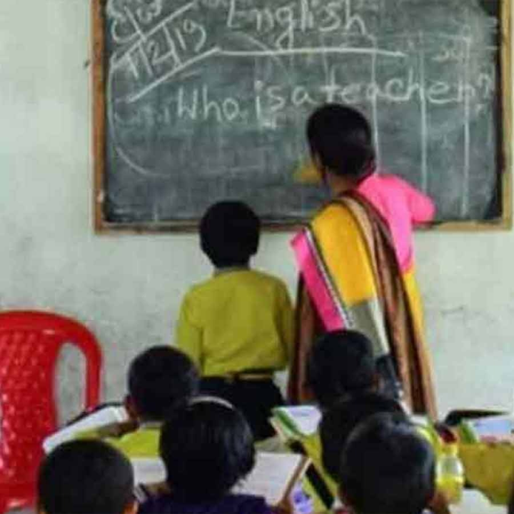 সরকারি সূত্রের খবর, রাজ্যের শিক্ষা দফতর থেকে ফাইল পাঠানো হয়েছে অর্থ দফতরের কাছে। বিকাশ ভবনের তরফে প্রস্তাব দেওয়া হয়েছে পার্শ্ব-শিক্ষকদের বেতন বাড়ানোর জন্য।
