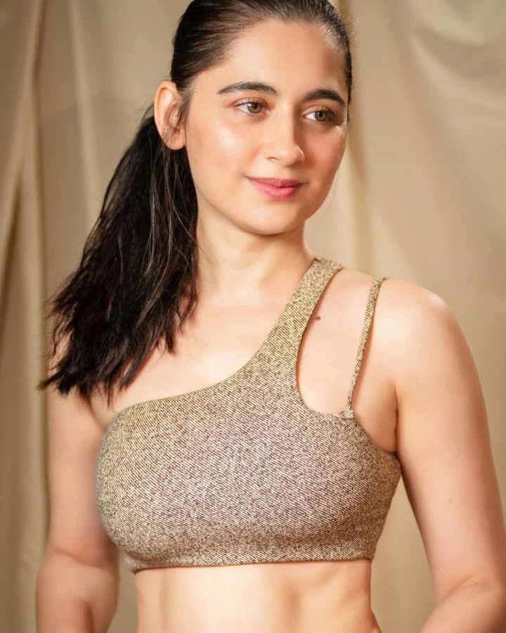 ವ್ಹಾವ್ ಸೂಪರ್ ಹುಡ್ಗಿ