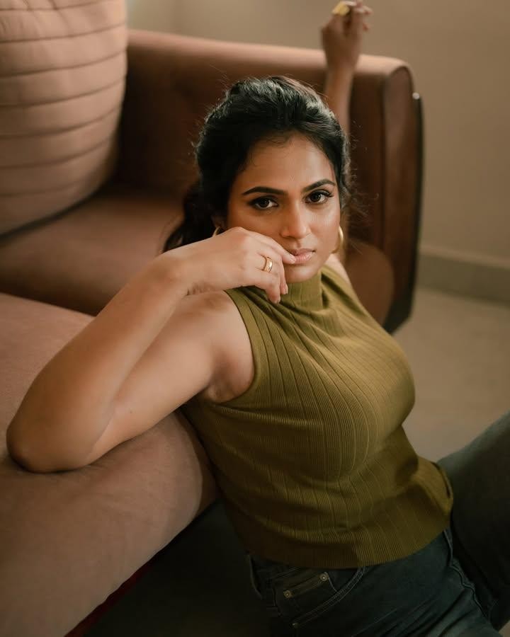 அழகுப்பதுமை