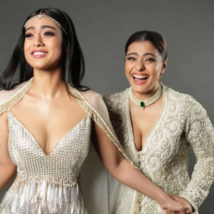 মেয়ে নিসার স্বঙ্গে কাজল।