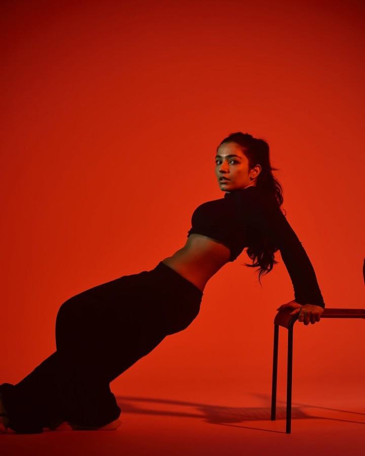 കിടു ലുക്കിൽ രജിഷ വിജയൻ