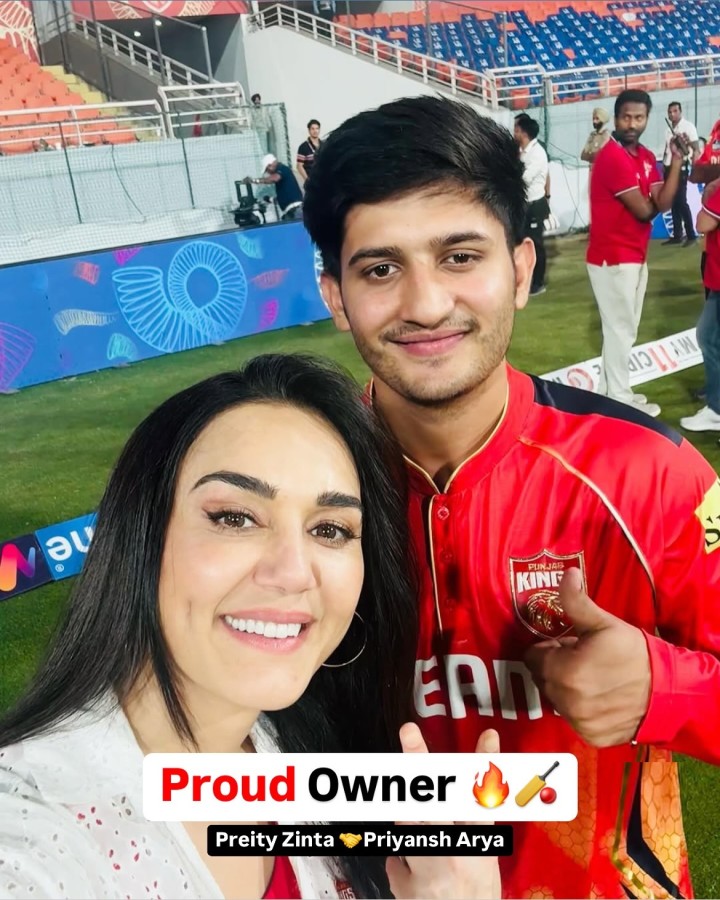 Preity Zinta takes a selfie with Punjab’s young talent Priyansh Arya.