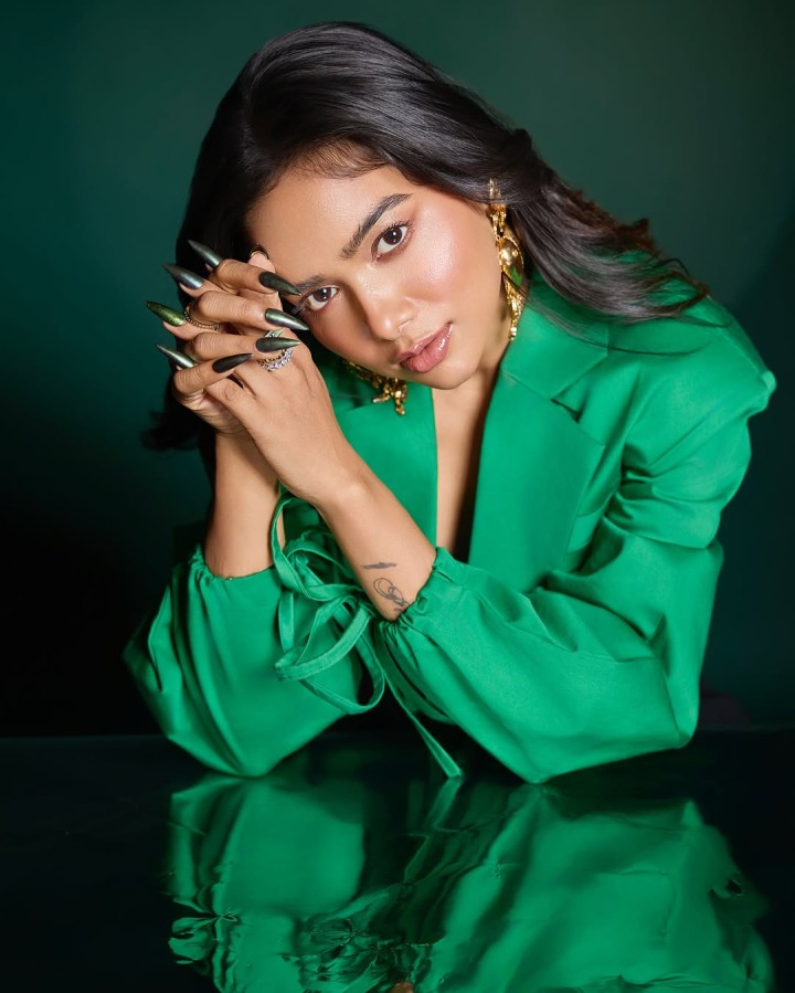 Uff ! Yeh Manisha Rani