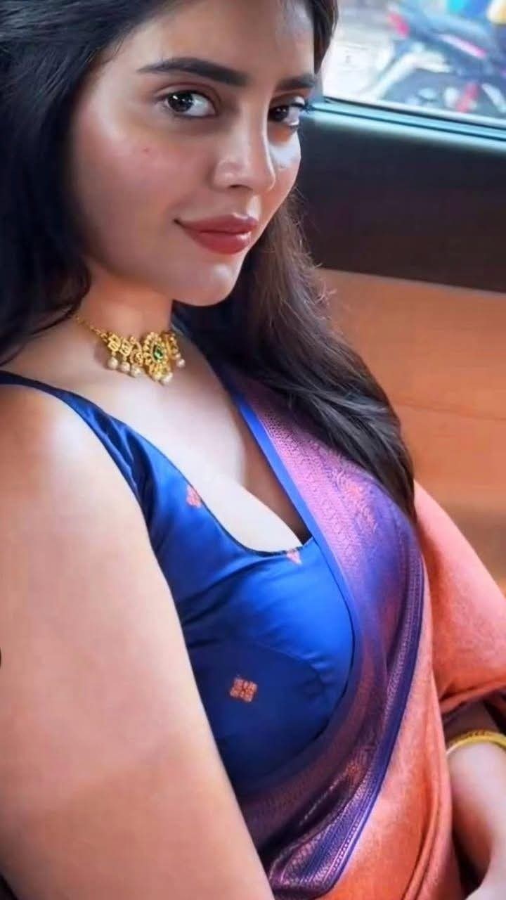 ನನ್ನ ಸೀರೆ ಹೇಗಿದೆ ಕಾಮೆಂಟ್ ಮಾಡಿ