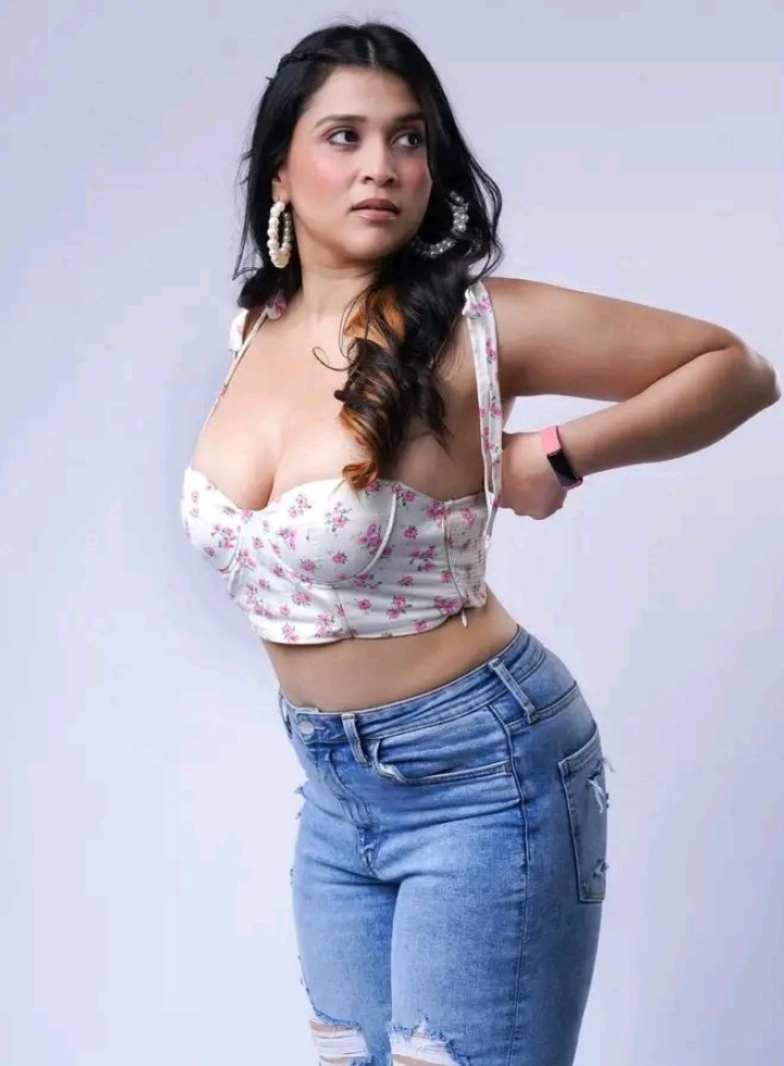 அழகுக்கே இலக்கணம் எழுத பிறந்தாளே!!