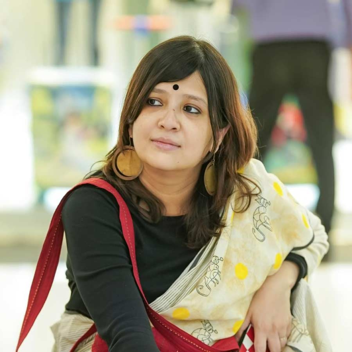 “উৎসব, আনন্দ, উদ্‌যাপন— এই সবে আমি ঘোর বিশ্বাসী। তবে এই বছরটা একটু অন‍্য রকম, উদ্‌যাপন অনেকটা ম্লান, সেই কথায় পরে আসছি।” বললেন পিয়া।