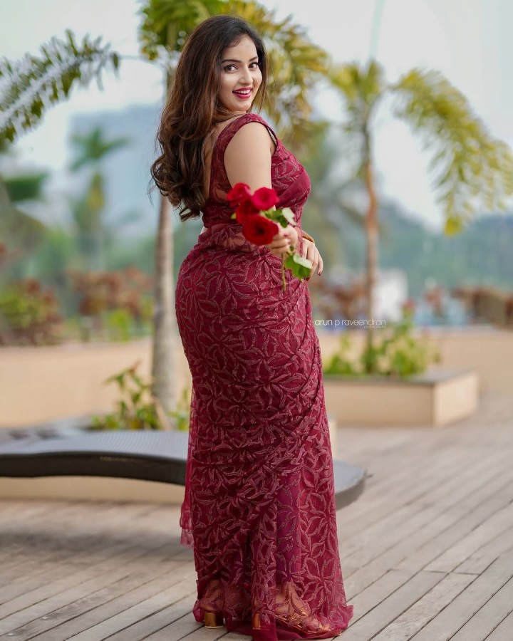 മാളവിക മേനോൻ