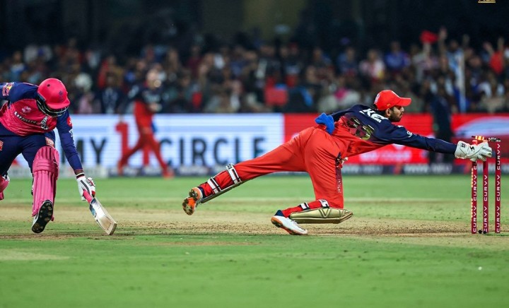Josh Hazelwood said - 'Jitesh Sharma has been a genius behind the wickets for us. He's done many times for us. That review against Dhruv was Incredible'.