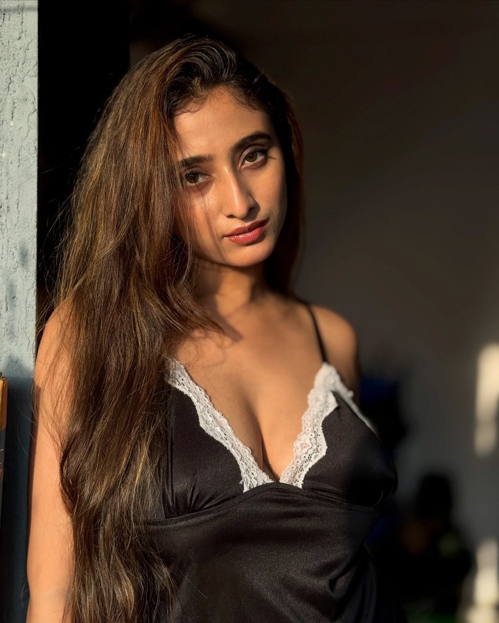 Main apni tasveer mein queen lag rahi hoon