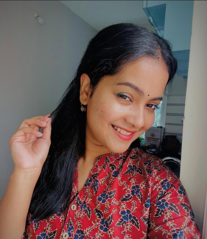 ସୁନ୍ଦରୀ ଗ୍ଲାମର ଅନ୍ଦାଜ ରେ ନଜର ଆସିଲେ