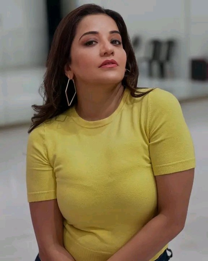 'அவ்வளவு!', 'இவ்வளவு!'என்று அளக்க முடியா அழகி