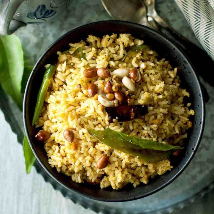 কাঁচা মিঠে আম নিয়ে বানিয়ে নিন ম্যাঙ্গো রাইস।
